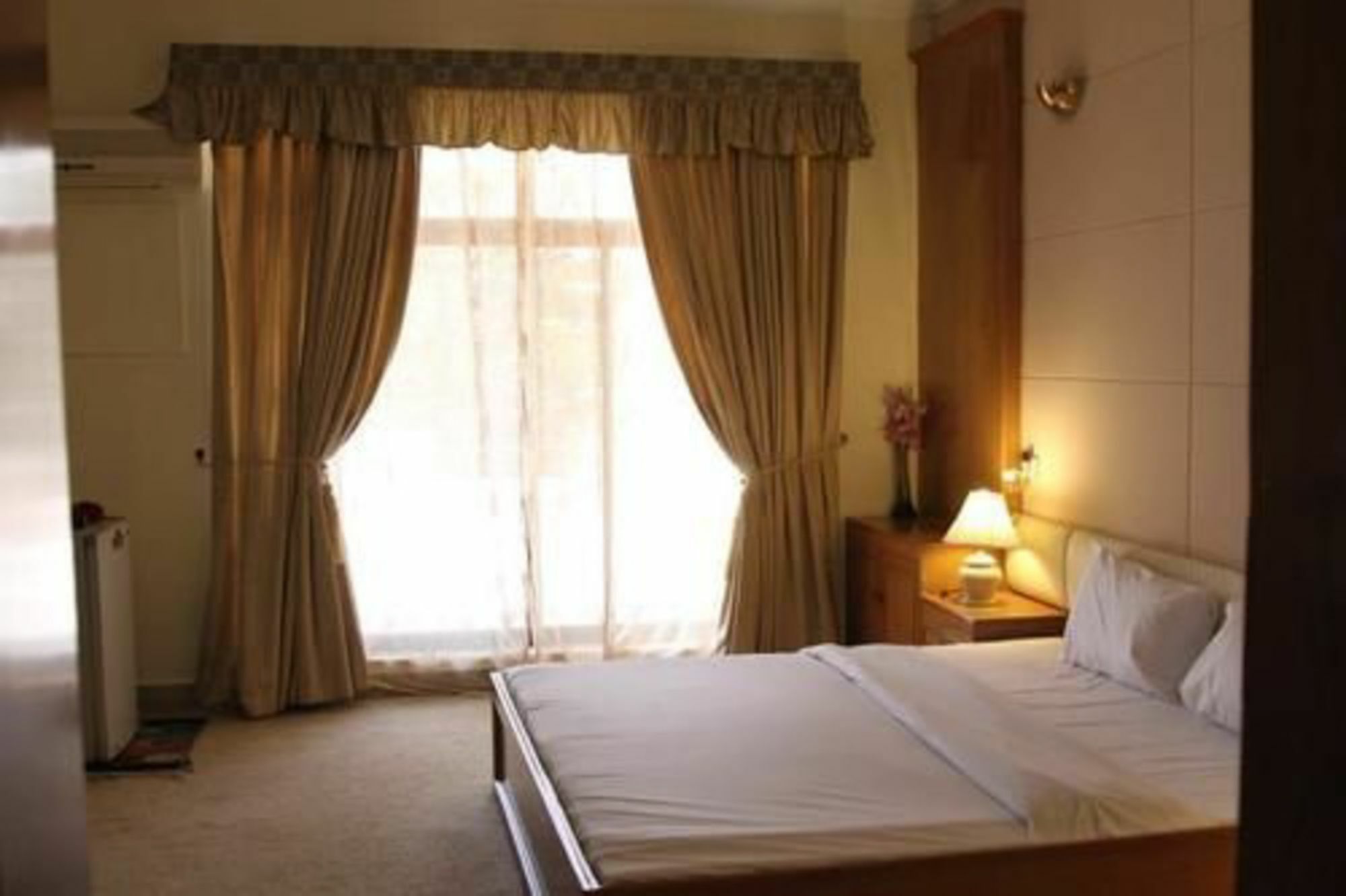 Delano Guest House Islamabad Eksteriør billede