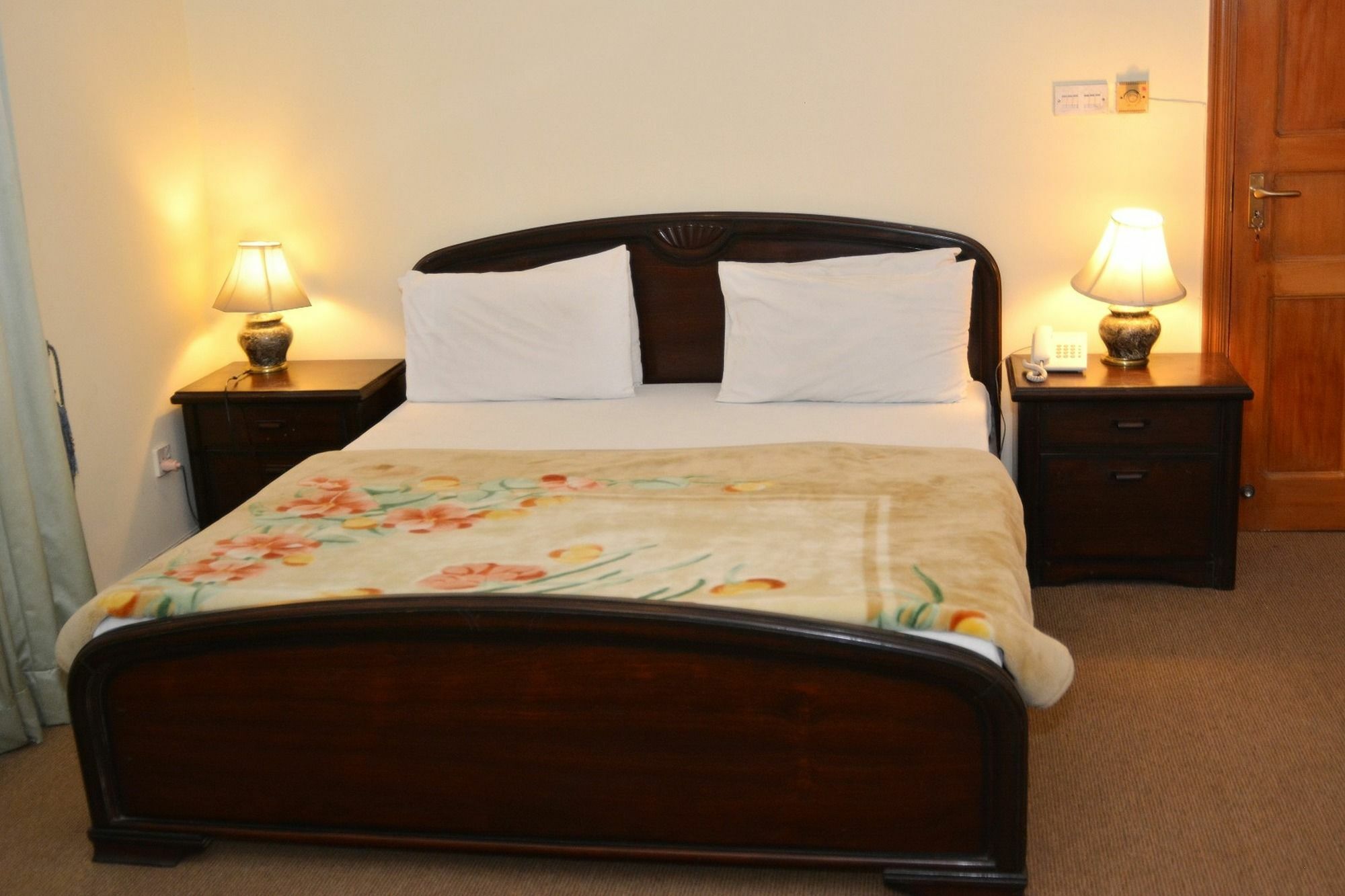 Delano Guest House Islamabad Eksteriør billede