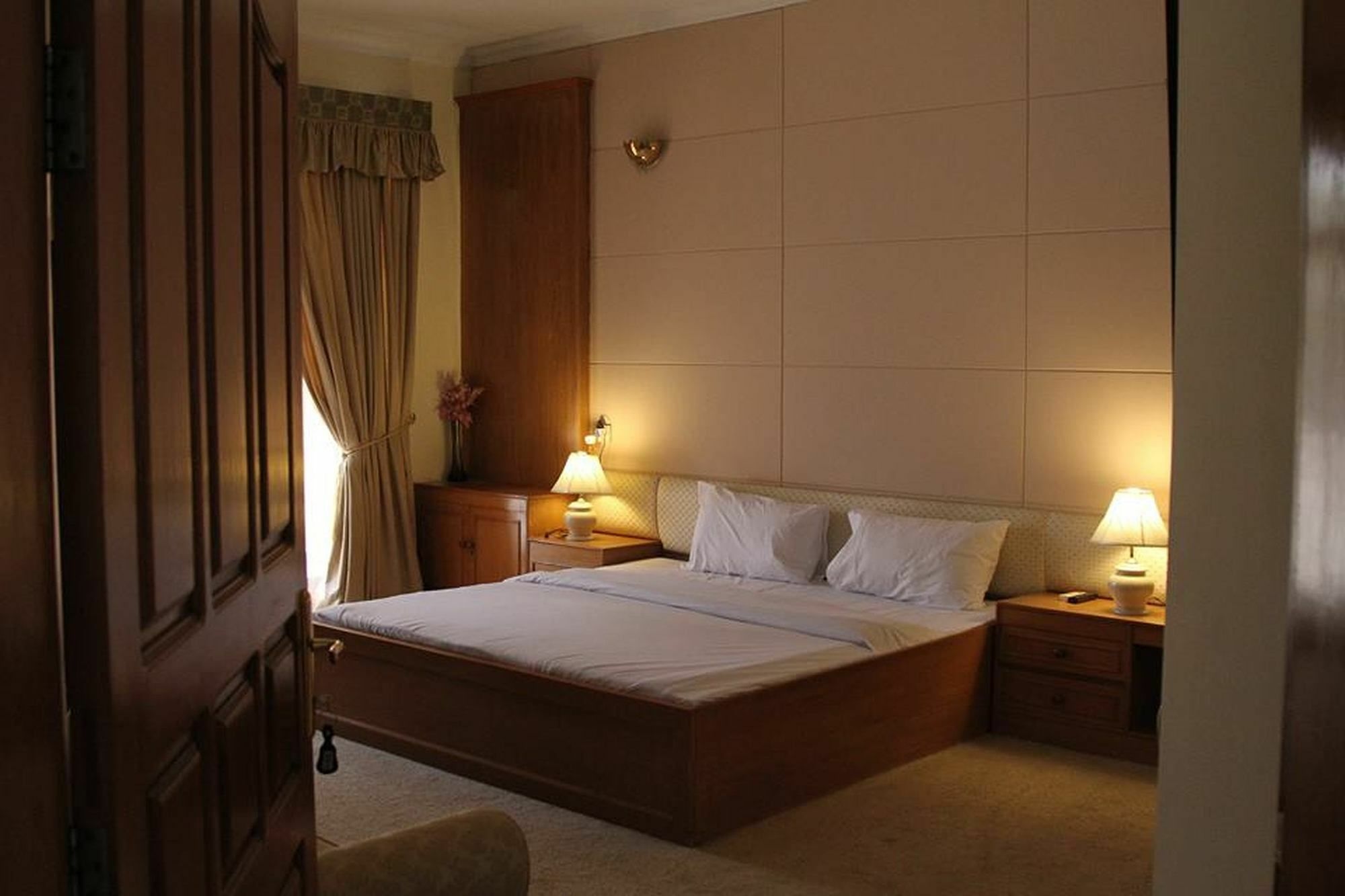 Delano Guest House Islamabad Eksteriør billede