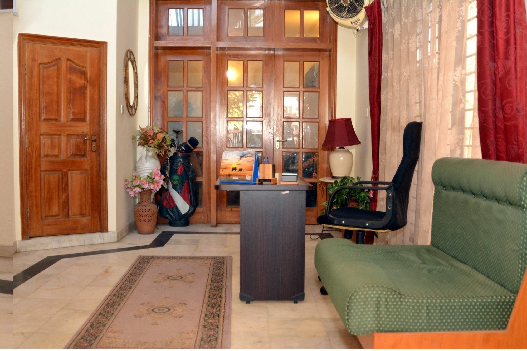 Delano Guest House Islamabad Eksteriør billede