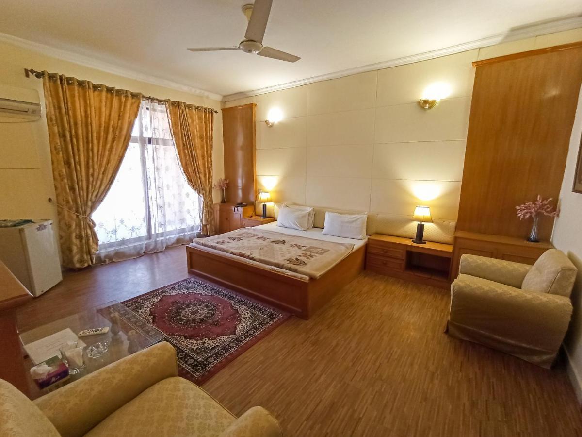 Delano Guest House Islamabad Eksteriør billede